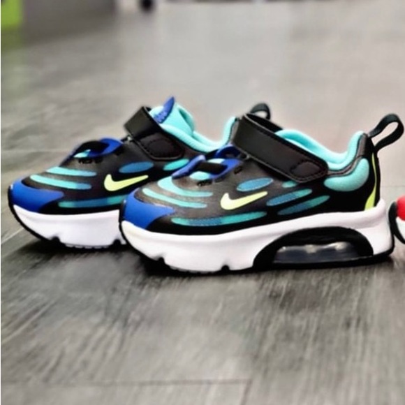 🔥Little kids Nike🔥Sneakers size 5 - Picture 1 of 6